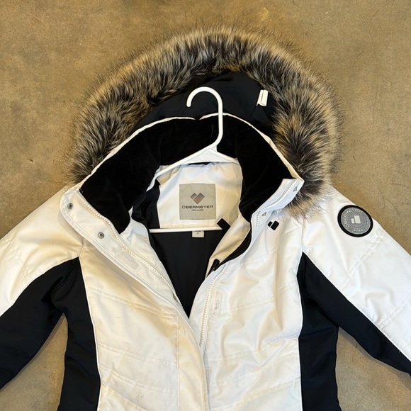 Women’s size 4 Obermeyer ski/snowboard jacket - Picture 3 of 3